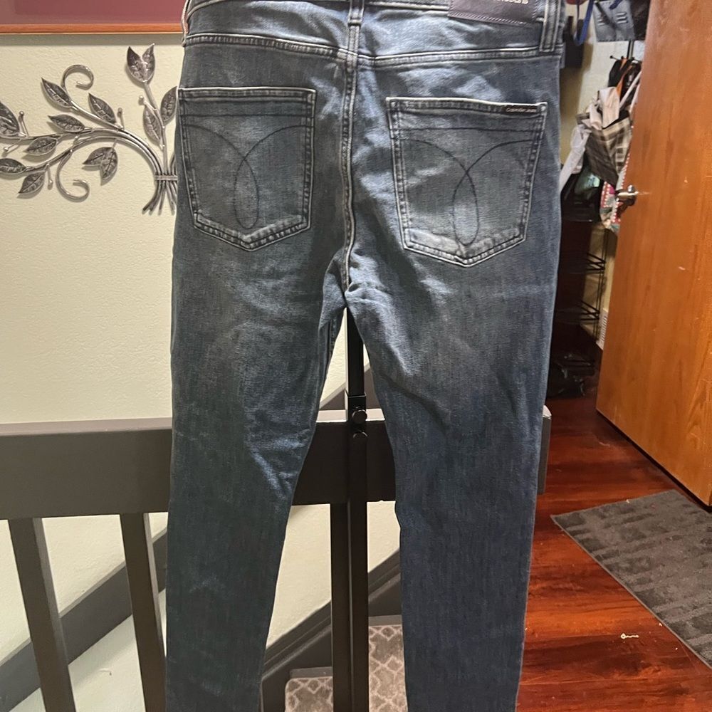 NWOT Men’s 32 x 32 Calvin Klein Blue Jeans
#141 - Picture 3 of 5